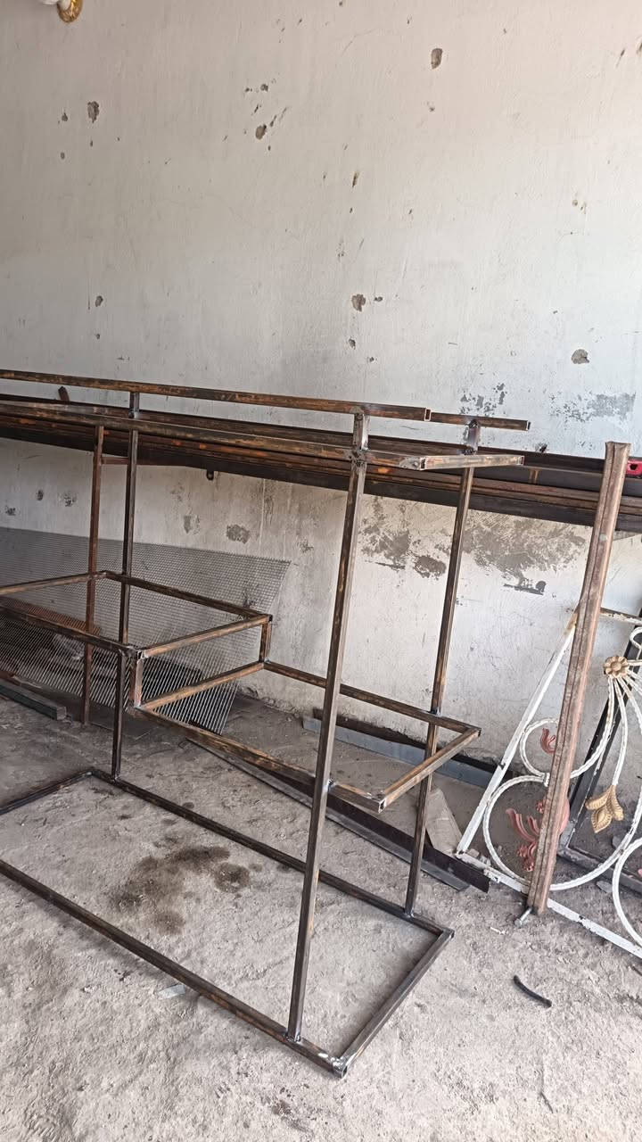 سلام عليكم
حداد متنقل العمل كافه اعمال الحداده
بواب شبابيك محجرات تصليحات
*********** وتساب
