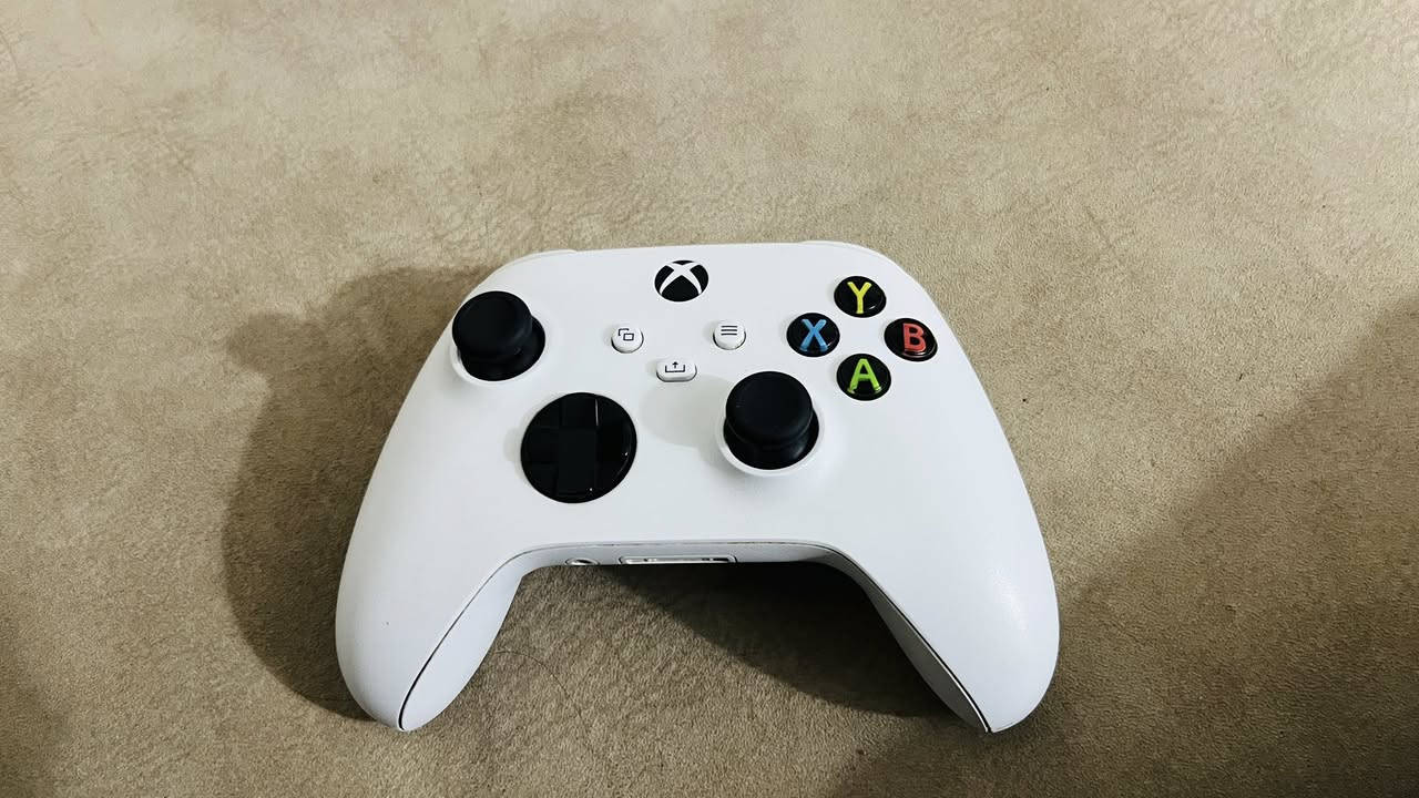 اكس بوكس سيريس اس نضيف ذاكرة 512 
بي 3 حسابات مشتركة
الاول حساب كيم باس مشترك 12 شهر
وحساب resident evil 9 الجديدة 
وحساب مشترك ثالث بي مجموعة العاب ابرزها  elden ring و Dark souls 3 
والحساب الرئيسي ( مو مشترك) 
بي 
FC24 
Red dead redemption 2
Resident Evil 4 Remake 
Sekero
وغيرها من الالعاب 
اليد بيها R1 شوية يدخل لجوة والايسي مالتها عطلان 
تشتغل باتريات وباتري شحن اذا عندك قاعدة تشحنها.
السعر 300 الف


**إذا كنت صاحب هذا الإعلان وتريد حذفه لأي سبب، رجاءا أرسل رسالة إلى الدعم الفني**