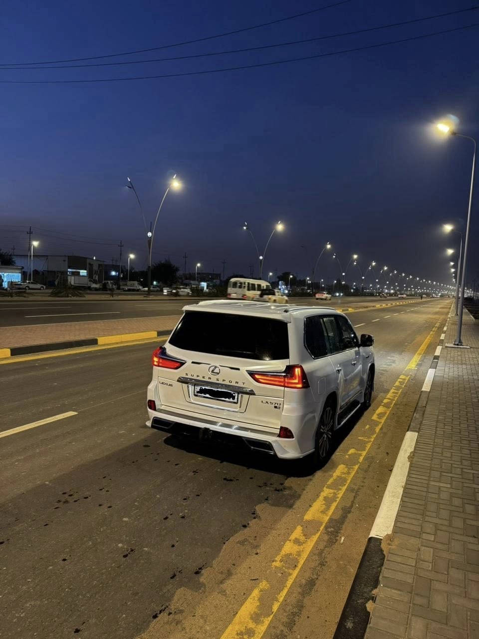 سلام عليكم
لكزس 2018 LX570 S سبورت 
ماشيه 86 الف مكفوله من كلشي 
داخل ماله بيجي رقم اربيل جديد 
للاستفسار ***********
