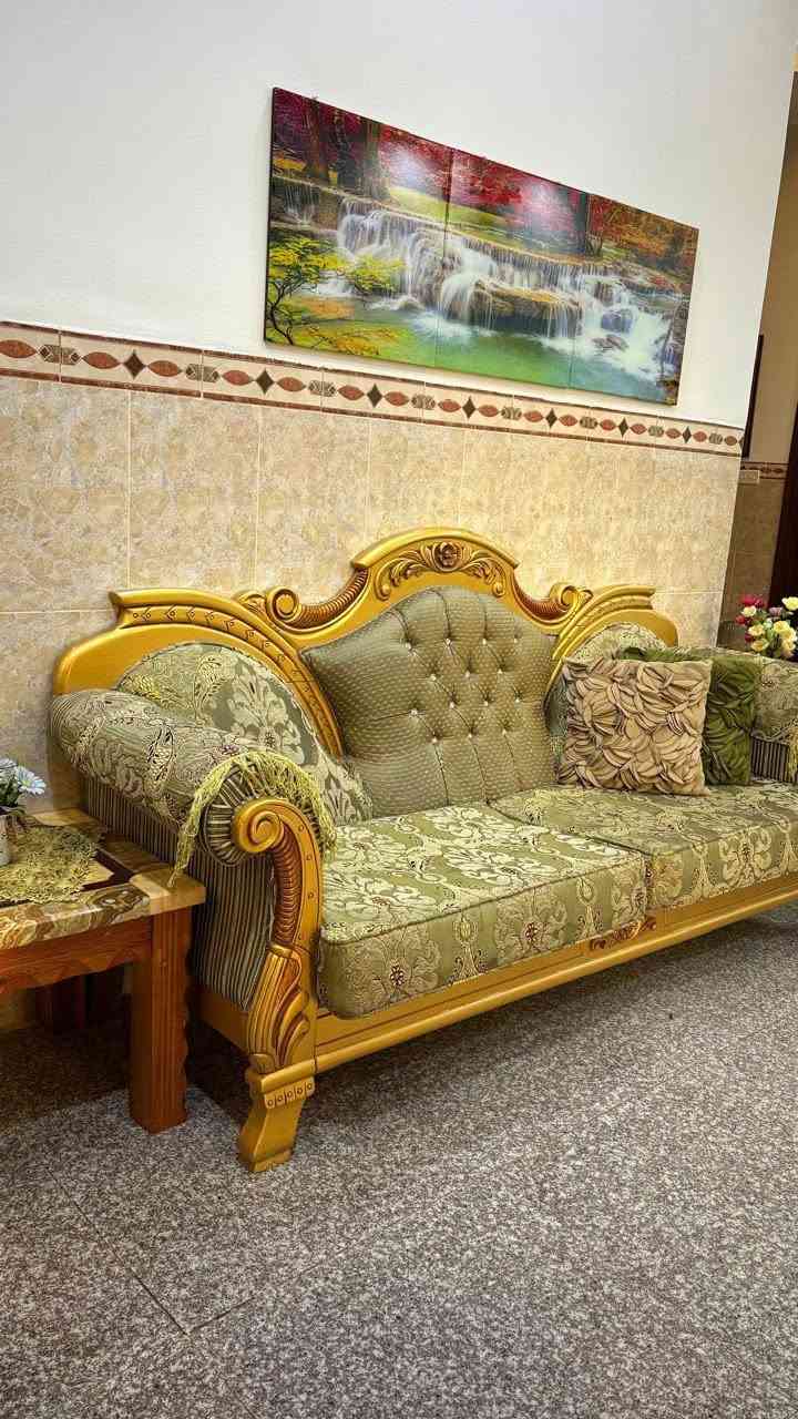السلام عليكم تخم للبيع 
مع طبلات مرمر درجه أولى النوعيه الثقيله 
عدد الطبلات 5 مع قطعه طبله كبيره
السعر مليون وبيه مجال 
للتواصل ***********
