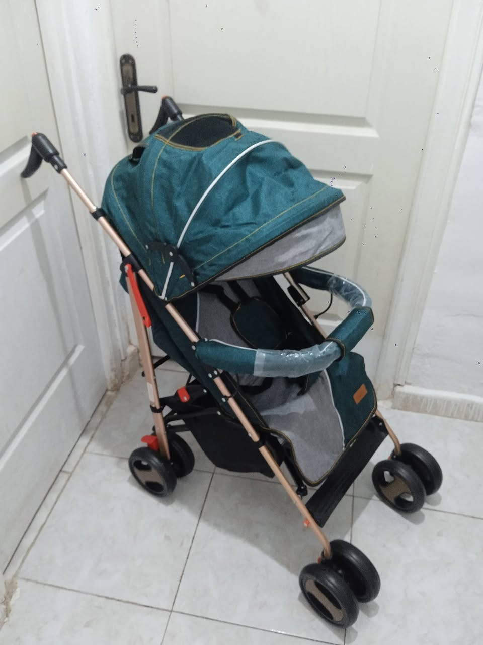 متوفر 4 بوسات جدد غير مستعملين


**إذا كنت صاحب هذا الإعلان وتريد حذفه لأي سبب، رجاءا أرسل رسالة إلى الدعم الفني**