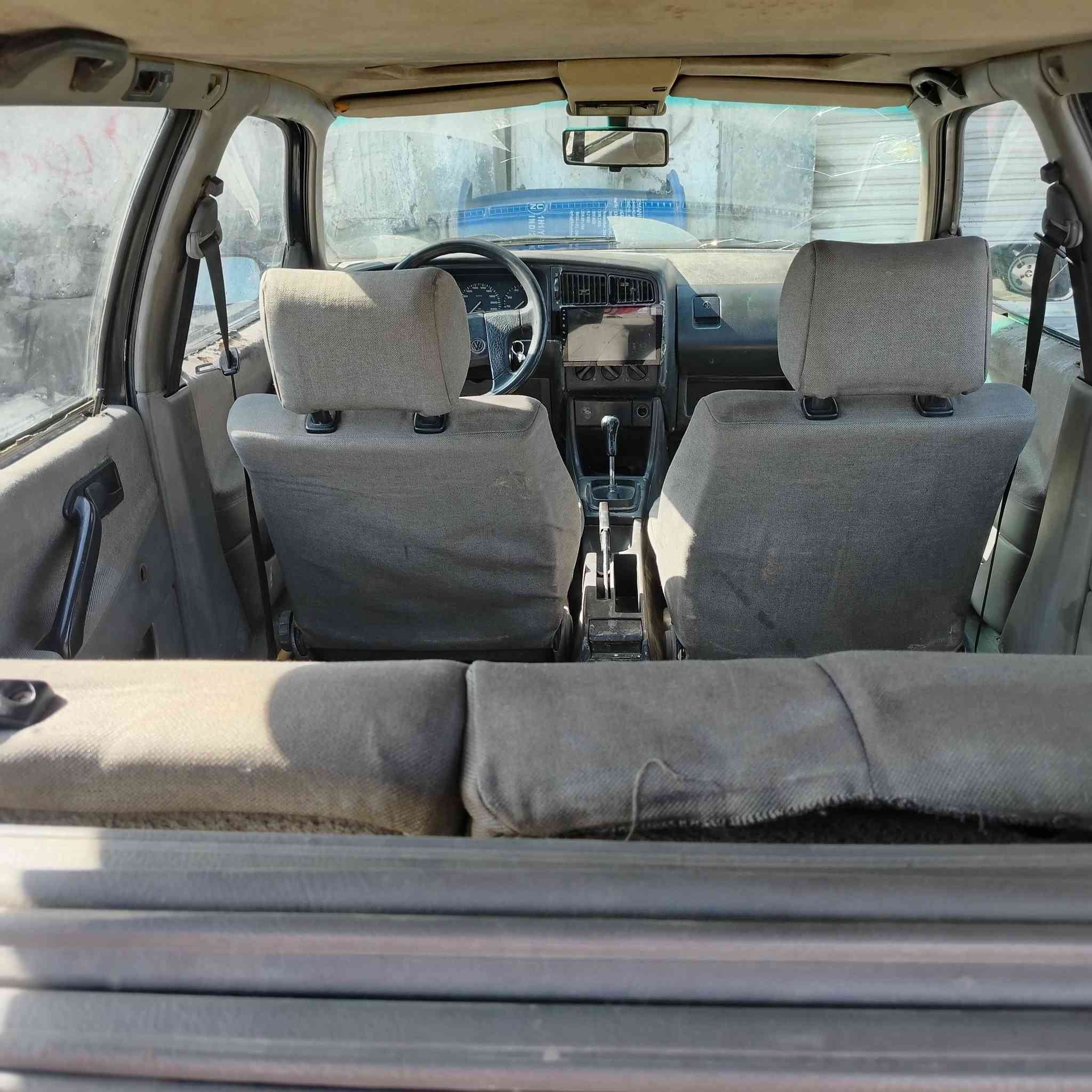 سياره باسات للبيع مديل ٩٢ صاحبها بل موصل بيها كاربون بيها جاملخ صبغ سياره نضيفه جاهزه الاستفسار عل رقم ***********
