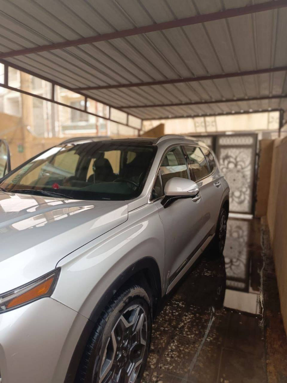 سنتافيا موديل 2023 وارد أمريكي فول مواصفات بانزين هايبرد بلگن حادثها طخة  صغير في الجاملغ السائق وتم تبديله  كامرات تحيط في جميع السيارة  وبالسيارة محرك 1600 تيربو  السياره ماشيه 52 كيلو متر رقمها بغداد انگليزي بأسمي{ غير موجود على إلفيس والماسنجر} الاتصال على هذا رقم بية وتساب *********** العنوان بغداد حي الجهاد منطقة الحمدانية السعر 245 وبيه مجال
