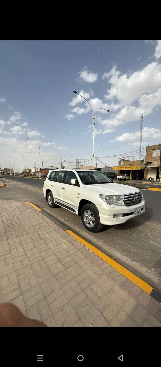 السلام عليكم
لاندكروزر 2011

ستينة Vx .r

مكينة 5700

سيارة جاهزة ع اخر حباية 

مواصفات لگزز

ثلاجة 

5 كاميرات 

وبعد هواي مواصفات 

السونار مرفق بالمنشور 

السعر 275$

***********
