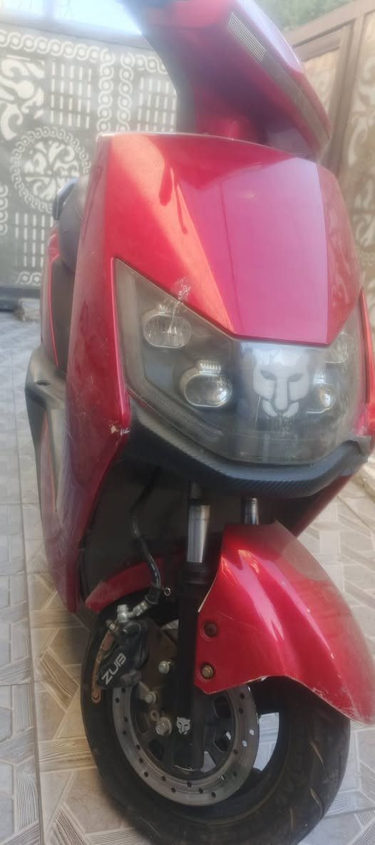للبيع دراجه شحن حلوه ونظيفه 🔴🔴ناقصهة بطاريات فقط 💸400وبيه مجال للاستفسار ***********وتساب فقط
