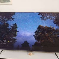 تلفاز حديث للبيع حجم 65 4K مع ميز السعر على الخاص نوع الشاشة: LED / LC...