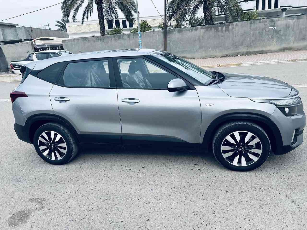 كيه سلتوس موديل ٢١ حادثه جامغ  وشويه من البنيد شواصي مكفوله السياره فول عده الفتحه السعر ١٣٦ المكان بغداد  السياره بسمي  ***********. مكينه ألفين دوش
