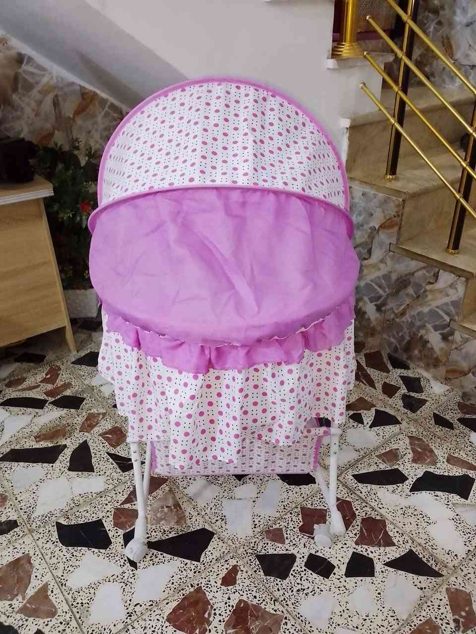 السلام عليكم 
كاروك للبيع 
السعر:  50 الف 
العنوان: بغداد/العبيدي شارع المحافظ 
واتساب: ***********
