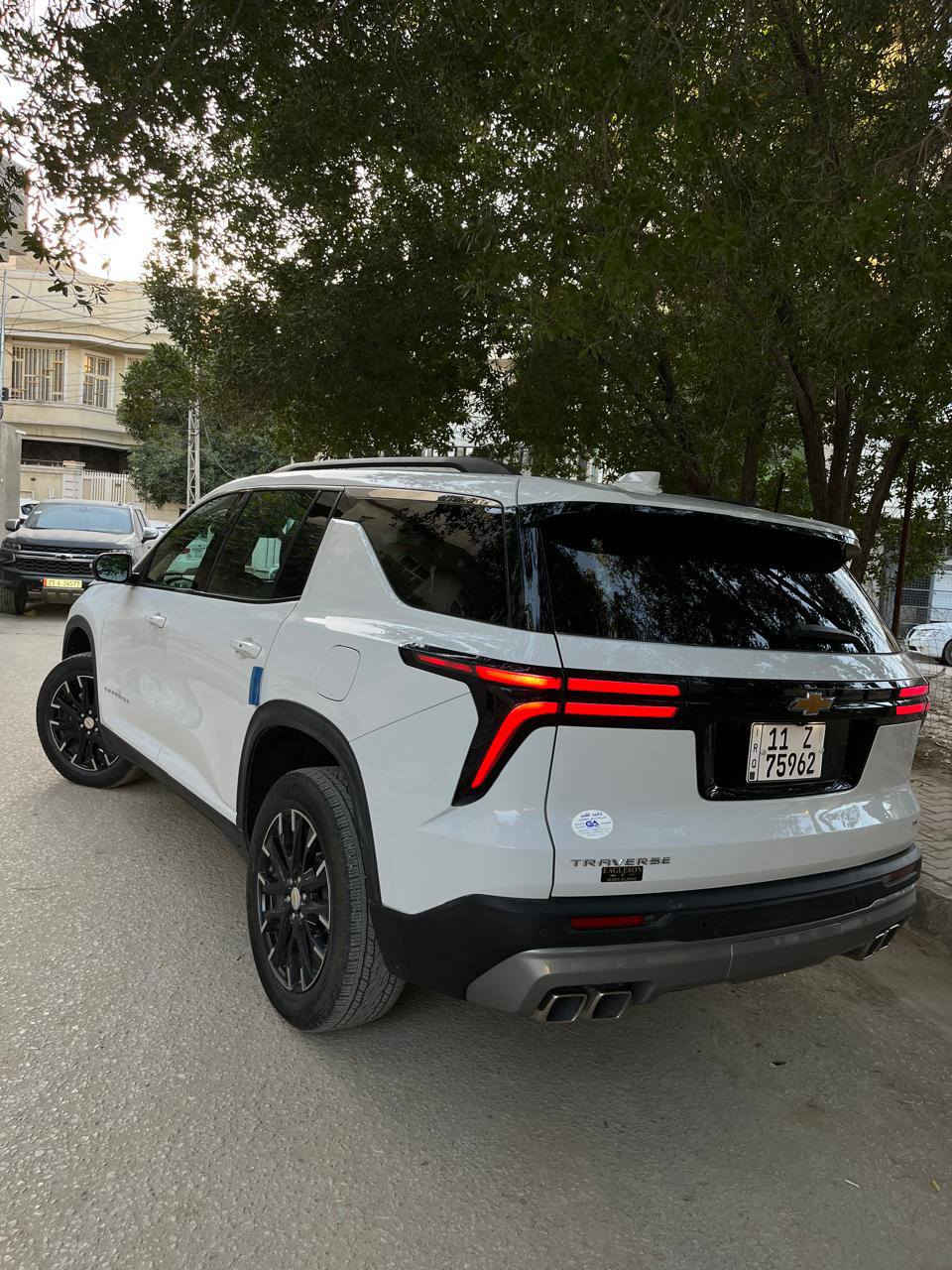 شوفرليت ترافرس ٢٠٢٤ lt مواصفات السيارة 
رادارات 
نقاط عمياء 
تدفئه كشنات 
شفتاتت ثبيت مسار 
كشن كهرباء جنطه كهرباء 
محرك ٢٥٠٠ تيربو 330 حصان اقوة من ال6 سلندر 
كشن السائق هزاز تنبيه 
اوتو ستوب 
هاند بريك بصمه 
السيارة بيهة هواي مواصفات 
الصبغ فقط بنيد نفسه مصبوغ وقطعتين تبديل نفس اللون جهة الحادث 
وصارت عندي طخه بباب السايق يم اليده حك شبر ونص نصبغت 
السيارة جاهزة ومابيهة اي نقص وكلش جديدة وتصليحهة مو تلزيك كله اصلي وبلادي 
السعر ٣٣٨ وبيهة مجال 
ذاكر التفاصيل الي تعجبه يجي يشوفهة وبي خير ويدلل ما ارجعه بس بالمعقول 
اسف عالاطاله رقمي (***********) 
الاسيا (***********) 
مكان السيارة بكربلاء ب اسمي تحويل مباشر كربلاء, العراق
