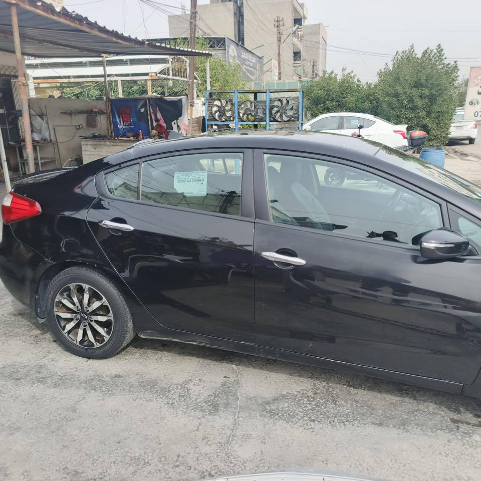 السلام عليكم فورتي موديل2014 وارد بيها اربع قطع صبغ بدون دواخل مكينه 2000 دوش مكينه كير حداديه مكفول السعر 100وبيها مجال رقم ***********
