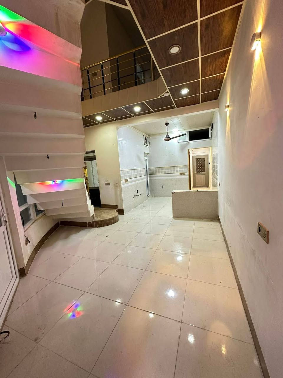 دار للبيع 100م 5*20 زراعي مقدم على تمليك طريق بغداد خلف مول كركوك قرب كليه اصول دين 

تفاصيل اكثر ***********
