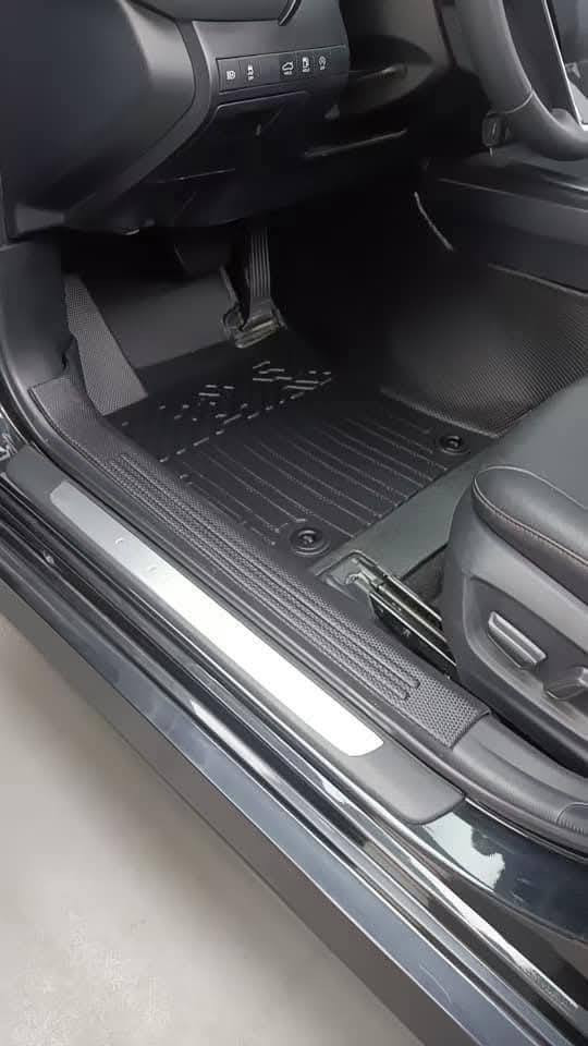 السلام عليكم. افضل ارضية سيارة هوندا أكورد للموديلات (23-24-25)ربل فخمة تغطي الدوسه (5D) حوضية مواصفات TPE الأوربية بسعر ( ٦٠ الف) قياسات وقالب بلادي 
المواصفات
✅ نوعية ممتازة ثخينة  ..
✅ تحافظ على ارضية السيارة الاصلية ..
✅ تحميها من الماء والتلف ..
✅ تعطي منظراً جمالياً راقياً للسيارة ..
✅ سهلة الغسل بالماء أو المسح ..
✅ بدون رائحة ..
يوجد توصيل لجميع المحافظات. 
للتواصل ***********.
