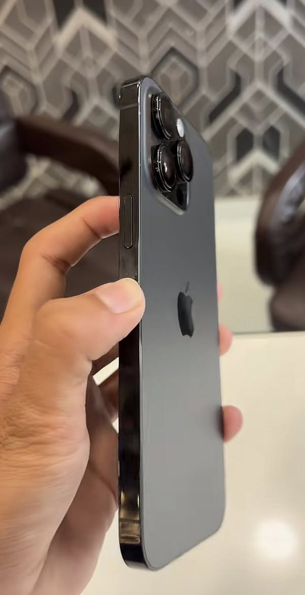 السلام عليكم
ايفون ‏iPhone 14 Pro Max

ذاكره 128

تك سيم

ZZAالمرغوب 

لون المميز ومرغوب اسود 🖤￼

الجهاز فول فول نضافه جلخ ما بي

مبدل شاشه اصليه وبطاريه اصليه فول ✅

فقط  الجهاز كلو شرط 

السعر 490🔥وبي مجال 

شراي عل رقم ما متواجد عل فيس كثير

العنوان موصل الأيسر 

***********
