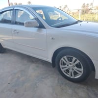 للبيع سوناتا موديل 2010 ورد خليجي بيها ٣ قطع أو نص بدون دواخل شرط محرك...