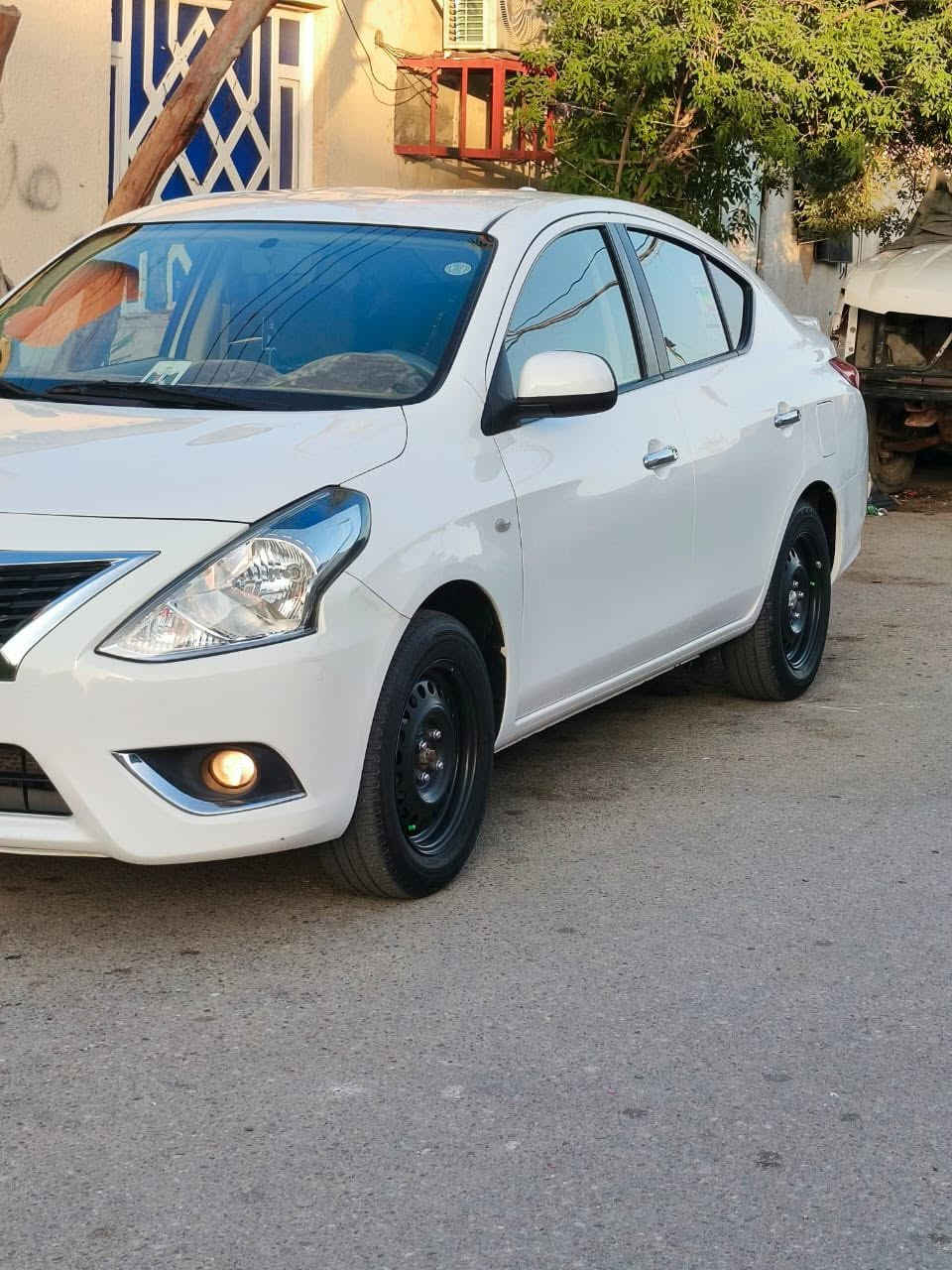سلام عليكم نيسان سني هندي بليته زركه مديل 24 سياره مكفوله من الصبغ  بيها بارد المدكر الئمامي  علئ كد شبر  وا المدكر الخلفي بي بارد علئ مقدار شبر  ماشيه 39 كيلو سياره جديده سعر  116 بيهه مجال قليل  بصره قبله ***********
