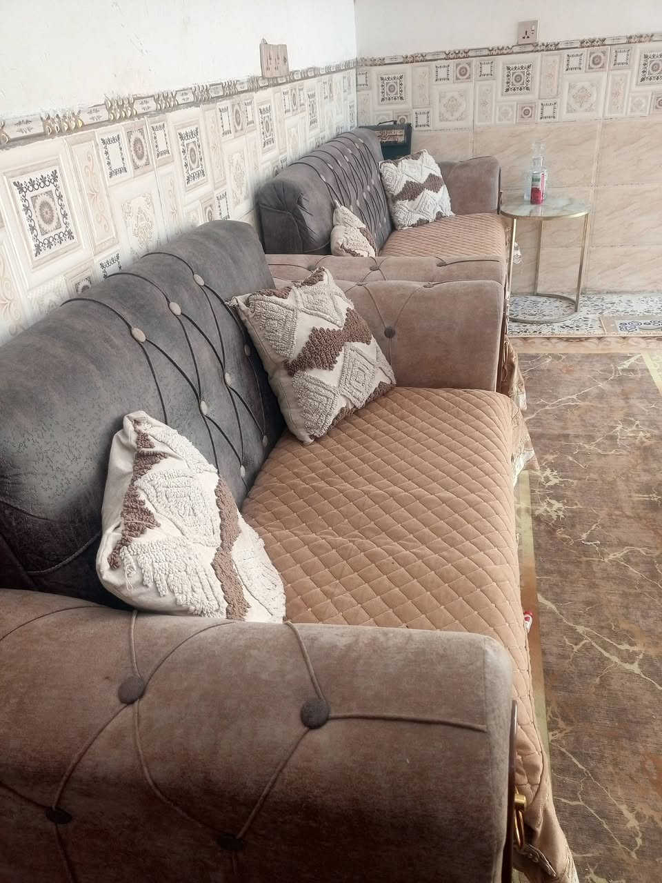 للبيع خمس مقاعد وتر بروف سعر 175 رقم الهاتف ***********
