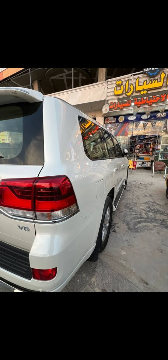 لاند كروز موديل 2018 رقم بغداد وبأسمي تحويل سكني ناصرية السعر 520 وبيه مجال بيها رصعه بسيطه او مراوس بموديل احدث***********
