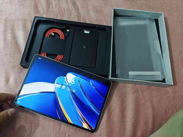 ايباد ريدمجك 
جهاز جديد استخدام اقل الشهر 
طبعا معروف الريدمجك بلقوه والالعاب  ببجي توصل 144 فريم 
ذاكره 256 
بطاريه عملاقه 8200 
العنوان كربلاء طويريج 
السعر 850 وبي مجال بسيط 
***********
