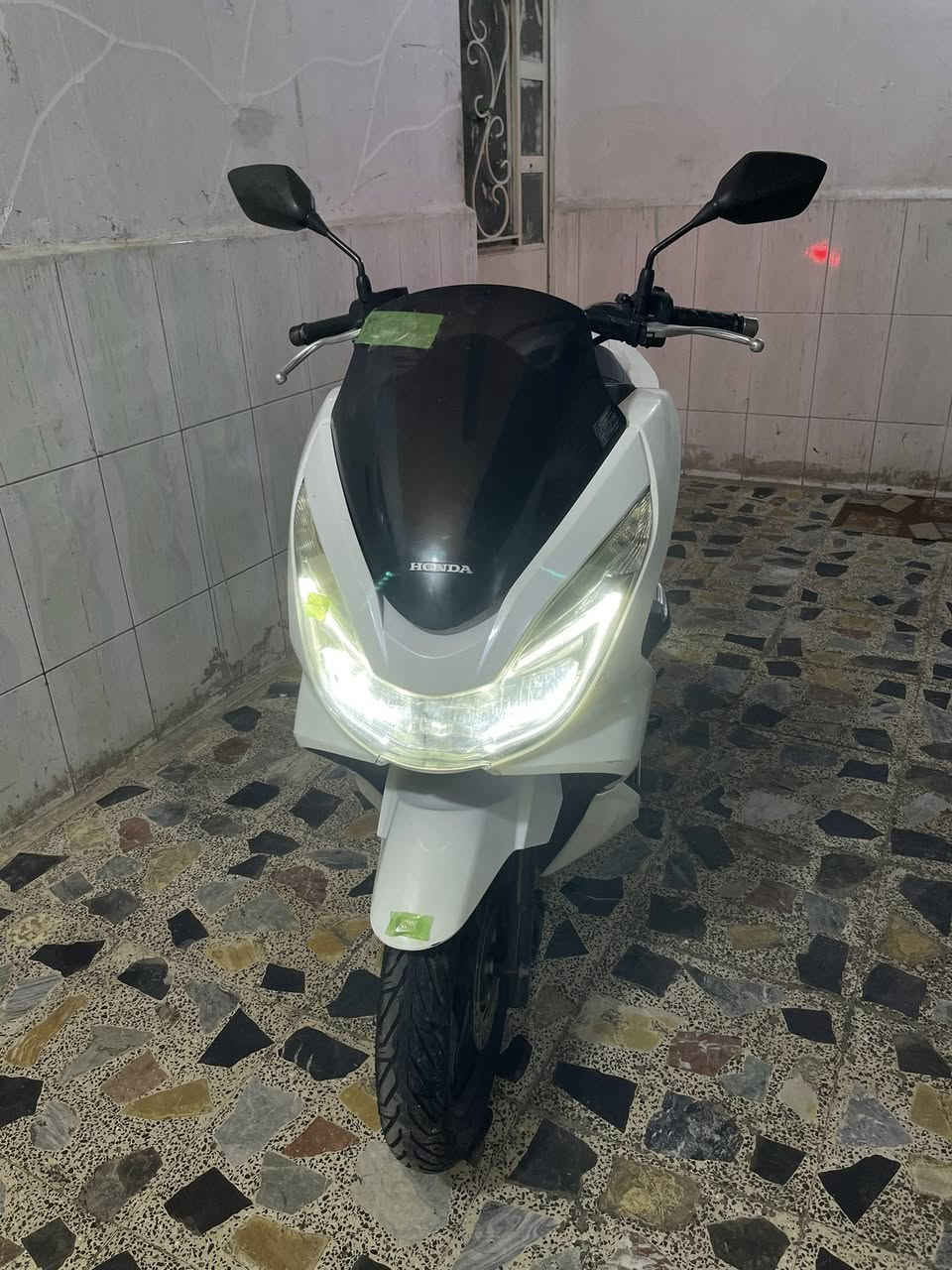 السلام عليكم psxكفالة مكينة 125 حساس زدحام A ماشية 51km ياباني JF اوراقهة كاملة الاستفسار ***********💵✅📞
