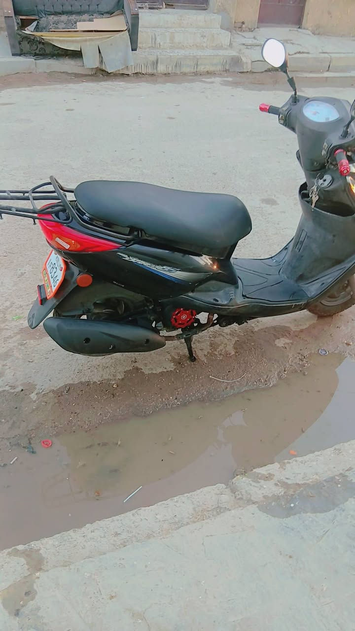 للبيع فقط بريز ببغاء ياباني سكليتر خطين  ماشيه ٣٥ الف حقيقي ما نقصها برغي مكفوله كفاله عامه لون اسود   دراجه  نص نكره الصبح دهن جديد طسه ناعمه مكينه خرسه كهربائيات كله شغال (( شراي جيب فيتر وياك افحص تقتنع يله تاخذها )) مكاني بغداد الزعفرانيه  شراي يتصل *********** السعر ٩٠٠ الف كفرات ختم واحد
