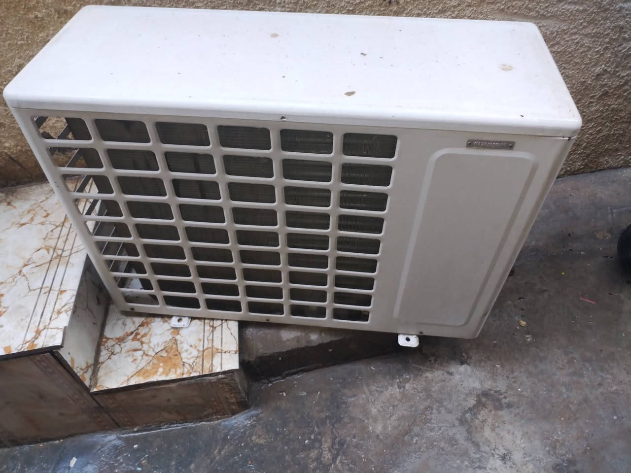 السلام عليكم عندي هاذا السبلت 2طن اريد ابيعه شغال كله كامل اي نقص مابي بس جيب بوري وشد السعر 300 الف


**إذا كنت صاحب هذا الإعلان وتريد حذفه لأي سبب، رجاءا أرسل رسالة إلى الدعم الفني**