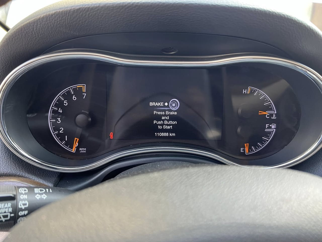 السلام عليكم
جيب لاريدو 2016 أمريكي ابيض 
رقم  أربيل باسمي السياره 
هاي ضربات مالتها بخشم البنيد فقط   سياره جديده  وهزة جديدة 
ب22 يعني بشدتين و20 ورقة وبيها مجال بسيط 
بيع فقط بيع فقط بيع فقط 
***********
