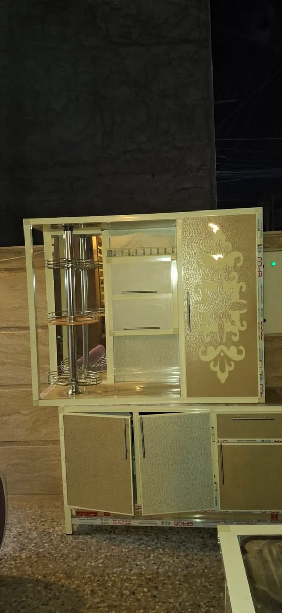 كاونتر المنيوم نظيف جداً استخدام ٦ اشهر فقط 
عارضي للبيع بسبب السفر 
السعر ١٧٥ الف وبي مجال بسيط 
العنوان بغداد الدوره


**إذا كنت صاحب هذا الإعلان وتريد حذفه لأي سبب، رجاءا أرسل رسالة إلى الدعم الفني**