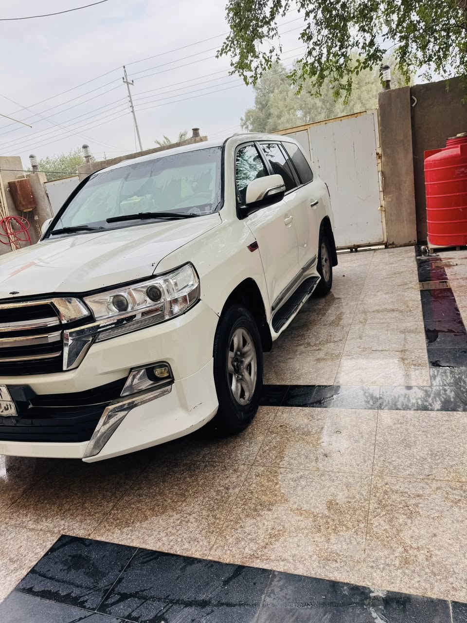 سلام عليكم لاندكروز 2012 محدثه 16 من داخل والخارج مصفحه باسم شركه للبيع او المراوس مكان بصره ***********
