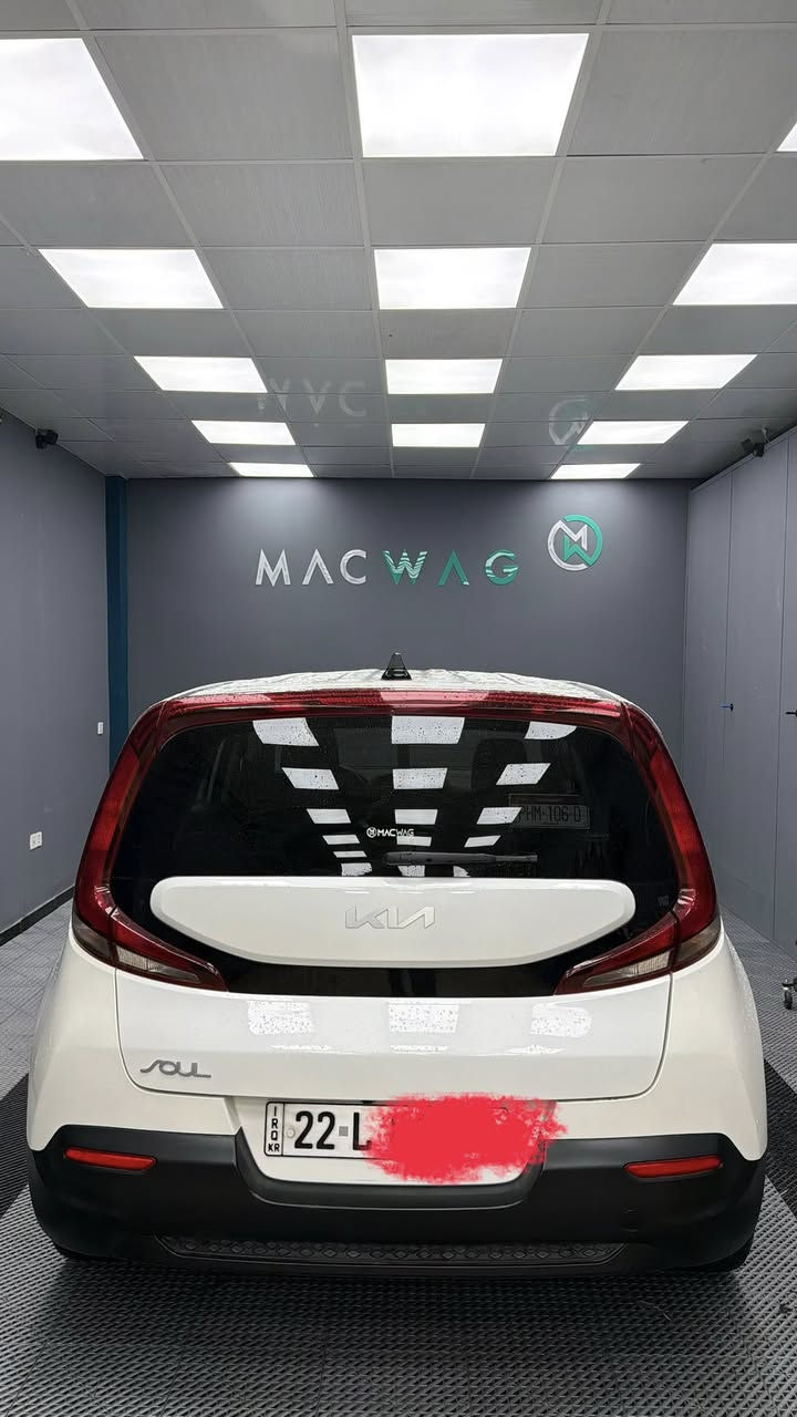 السلام عليكم كيا سول موديل 2022 فئة LX  شكل الجديد KN كلين تاتيل مكفول كفالة عامة من امريكا بدون دواخله كار فاكس مالتيه موجود  بيها فقط بارد بل جاملغ إماميه 10سم و شخوط صغيره جهة السايق  
بدون ايرباك ( يعني الايرباك مطاك ) شاصي / لغد / كير / محرك / حداديه / تبريد كلها مكفولات كفالة عامة بدون لا تبديل قطعة ولا صبغ 
ماشيه 67Km هزه سنويه جديده باسمي  رقم أربيل السيارة ليبل واحد وجدا نظيفه عليها بوليش 
1 - رادارت جانبية 
2- رادارات امامية 
3-رادارت خلفي 
4-تحكم أستيرن  جهتين + كروز كونترول 
5- توقف ذاتي 
6- كاميرا دواره 360 عالية الوضوح
7- شاشة كاربلاي WIFI& CAR PlAY 
8- كير 8نمر اوتو +عادي 
9-نظام أوتو ستوب 
10- إطفاء ذاتي 
11- حجر بيئة 
12- قيادة سبورت عادي (sport)
13- اوتو هولد (Auto Huld)
14- مانع انزلاق 
15-شاشة اعطال بلدشبول 
16- مانع تصادم 
17-قيادة ذاتيه 
18-تحديد مسار 
19- محرك 2000دوش مرغوب 
20- مستشعر وقوف 
21-قماش 
 22- منفذ تايب سي
23-نقطة العمياء 
24- دمام امامي وخلفي 
25-حساس الإطارات 
26-مود درايف 
27-انظمة 3قيادة 
28-اواكس/USB
29- كروس سرعه 
30-مثبت سرعه 
31-شاشة دجتل
32-ويل كب كروم 
السيارة كل ملحقاقتها وياها /ارضيات/كتلوكات/عده / سبير 
العنوان بغداد حي الجامعه ***********
