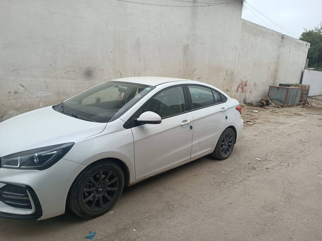 السلام عليكم
شيري اريزو 5 موديل ٢٤.
ماشيه ٧١ 
تحويل ثاني يوم 
***********
