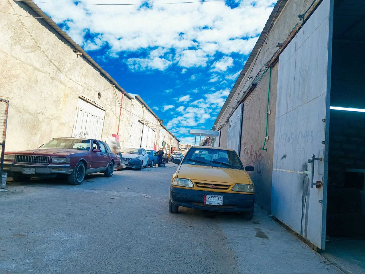 السلام عليكم
سايبة 2011 نفخ للبيع 
رقم الماني سنويه نافذه 
تبريد شغال كير ومحرك انضاف 
كهربائيات كله شغاله مسويلها ادامه كامله للسياره 
سياره شغاله ومناقصها اي شي كبل للشارع تشتغل ع باب الله عارضها 20 ورقه وبيها مجال الشراي 
الاتصال واتساب ***********
*********** مكان السياره بوب الشام
