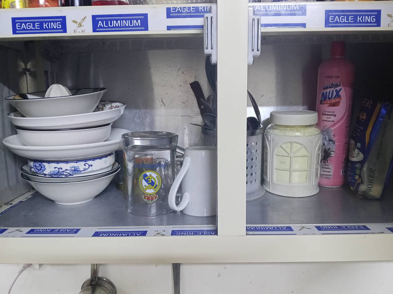 كاونتر متر وعشرين تزكام نظيف وجديد سعر 180 عنوان رائاسة العبيدي شاع عشرين ***********
