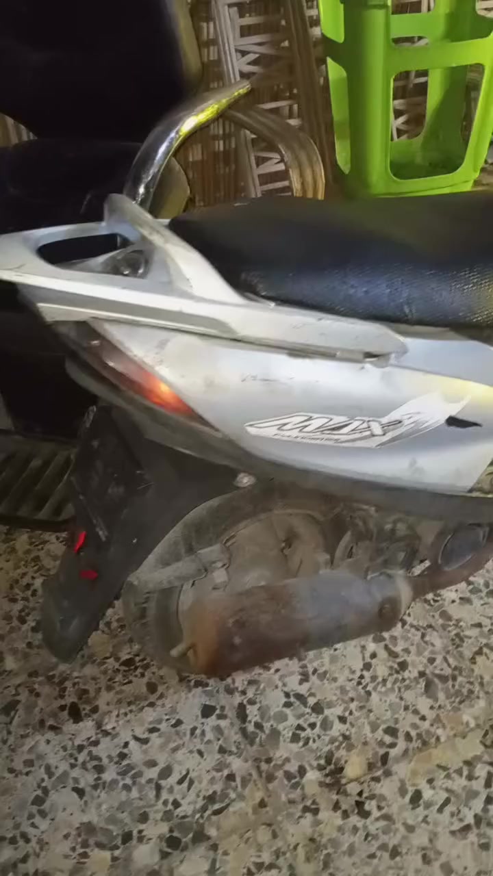 ماكس 140 للبيع او المراوس وانطي فرق
مكينه مجفته قبل 18 يوم خير من الله 
شلعه ومعدل بس دراجه مرتبه شايله روحها 

مشاكلها 
كلج خلفي يتبدل 
والاشاير بس تربطهن شغالات 
كصه ما بيها بس ولايت ما بيها 

بيش تخدمكم واذا اتريد اراوس
راسلني خاص


**إذا كنت صاحب هذا الإعلان وتريد حذفه لأي سبب، رجاءا أرسل رسالة إلى الدعم الفني**