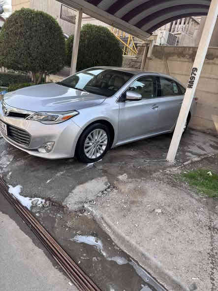 سلام عليكم 
2013 بدون حادث فقط صبغ باب السايق بالعراق سياره جديده وجاهزه من صدر من تايرات ومابيها كل نقص  ماشيه 90 حقيقي السعر 215ورقه

مكان السياره الحارثيه ***********
