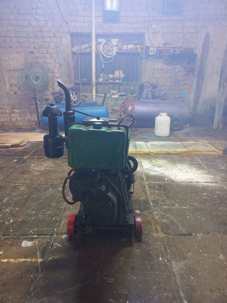 السلام عليكم
مولد دنبر للبيع 3 فيز  7.5  كيفي العنوان بغداد المعامل 
السعر 400 الف  ***********
