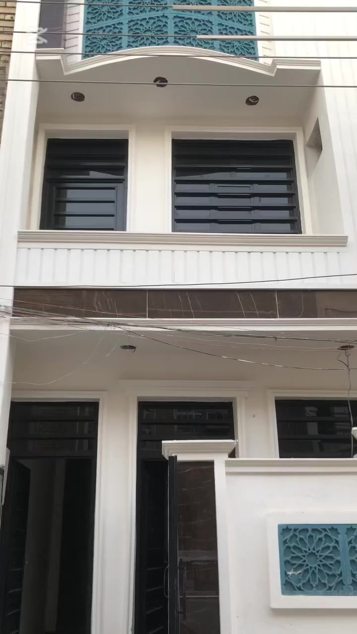 مشتمل لبيع في حي البساتين شارع شيخ منهل المساحه ٥٠ غرفتين نوم حمامات ٢  جديد ***********
