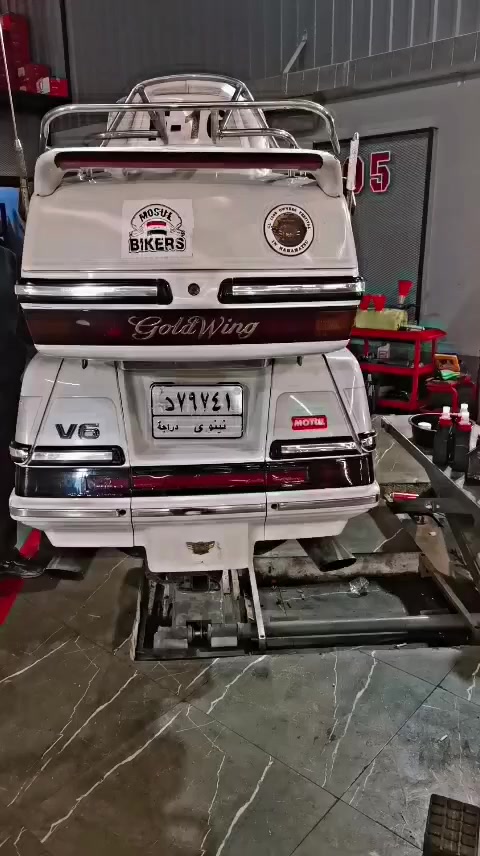 رمضان كريم عليكم🌙🕌
للبيع كولدن وينج GL1500 لعدم التفرغ

موديل 1996 رقم نينوى بأسمي سنوية جديدة باقي بس على استلام اللوحات الاجنبية

الجك والبك شغال

مكينة كير نظيف صوتها ناعم رون ثابت

عليها ادامة دبلات امامي خلفي

طخم تايرات جديد مشلن

زيت موتل جديد وياها هوك وسلة وتاير امامي احتياط

فقط بيها ملاحظات بالفايبر (الكفر) يحتاج شوية تعديل تكحيل بسيط ايضا 
ترايها وين مايعجبك

سعرها 30

رقم تلفوني شراي وبخدمتك ***********

مكان الدراجة موصل تحياتي لكم🙏
