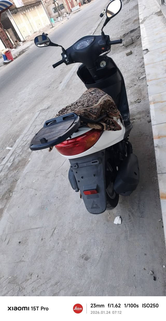 سلام عليكم دراجه للبيع اكزز 2014جديده ع بلاد ***********
