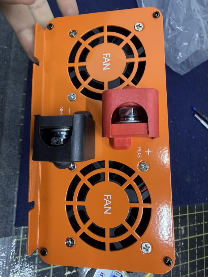 12 V 
3000 واط 
خلي سعرك وبل عافية


**إذا كنت صاحب هذا الإعلان وتريد حذفه لأي سبب، رجاءا أرسل رسالة إلى الدعم الفني**