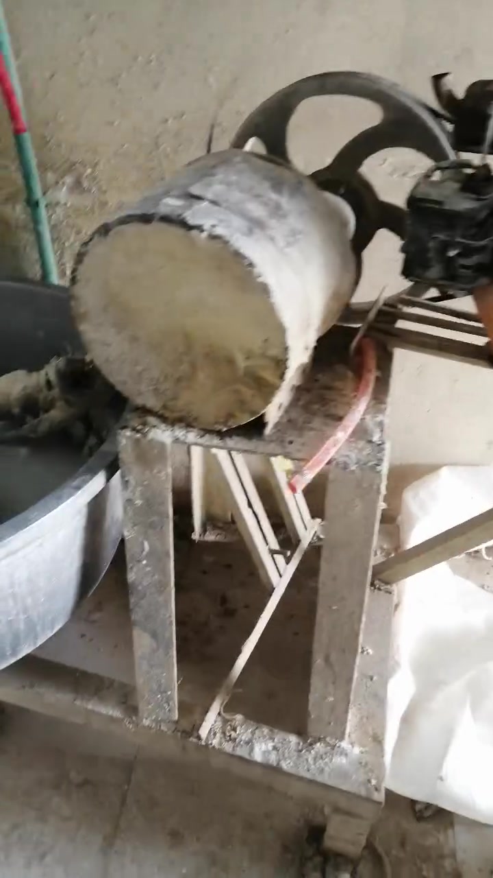 للبيع عجانه ام الكيس وميز ٤متر ل ستفسار ***********
