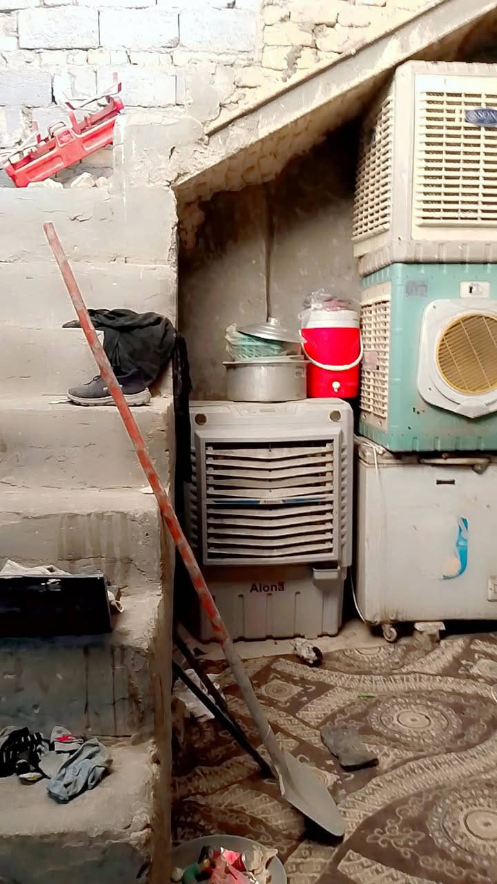 بيت للبيع مساحته 150 متر يحتوي على 3 غرف وصاله واستقبال ومطبخ وحمامين السقف عكاده 
العنوان كربلاء حي العامل حي الجواد قرب مدرسه رقيه بنت الحسين السعر20 وبيه مجال
للاستفسار  ***********
***********
