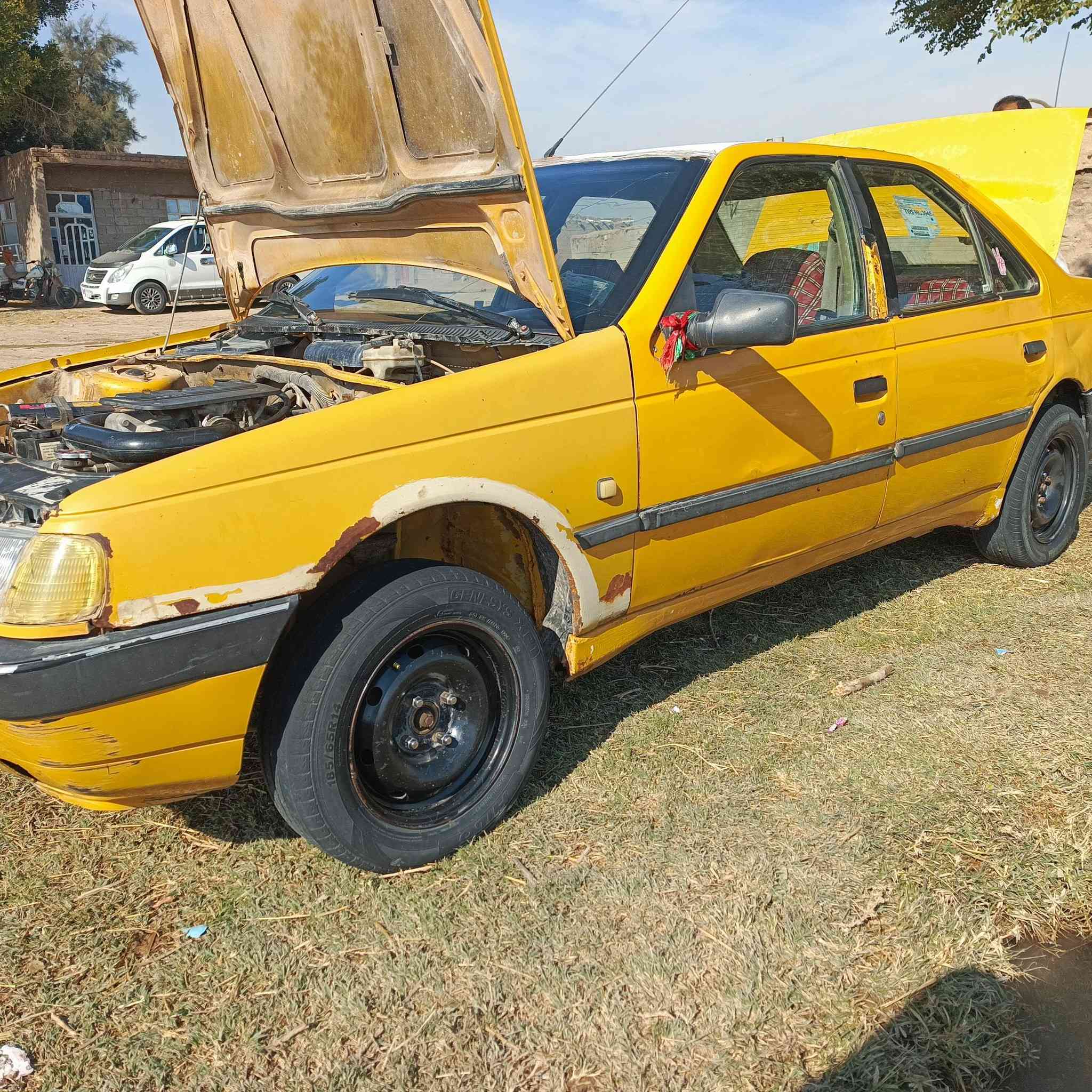 السلام عليكم سياره بيجو للبيع السياره
خير من لله مصفره هيأ وقرامات  السياره مكفوله من كلشي 
كير واكسن نضيفات المكينه لا تنقص ولا تبخر كهرباء يأت كلها شقالة (السعر 16 ورقه وبيها مجال )المكان ذي قار//قلعه سكر ما متواجد على فيس بوك /// نتصلو عل رقم ***********
