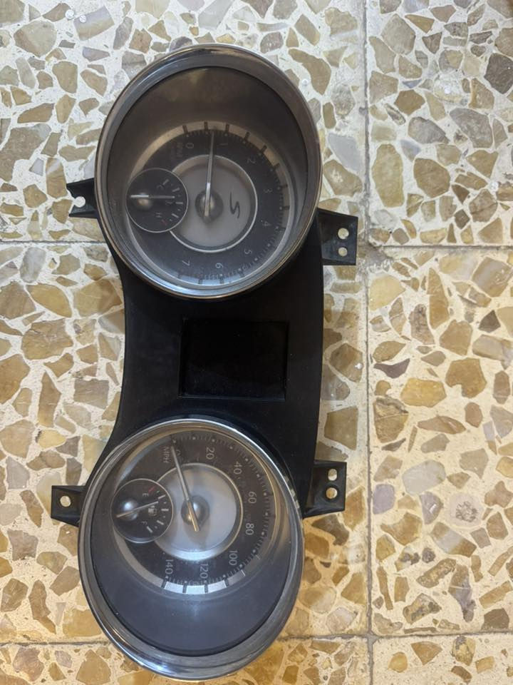 السلام عليكم غراض للبيع قيم وأخذ
دبلات زوج امامي و تك خلفي جارجر 2022 
دركه جارجر 2014 نظيفه 
عينه اوباما S 
الأسعار قيم وأخذ 
مكاني بغداد 
***********
