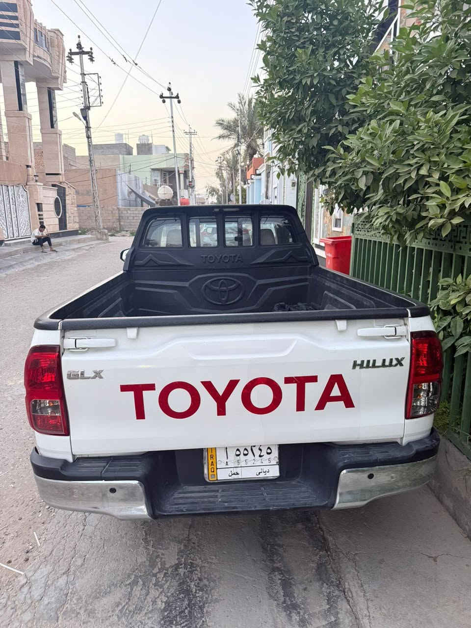 تيوتا هايلوكس ٢٠١٦ سياره جديده ماشيه ٩٥ كيلو متر حقيقي ضرر سياره جاملوغ خلفي بي بارد شبرين فقط سياره معروضه 195$ ورقه رقم صاحب سياره  ***********
