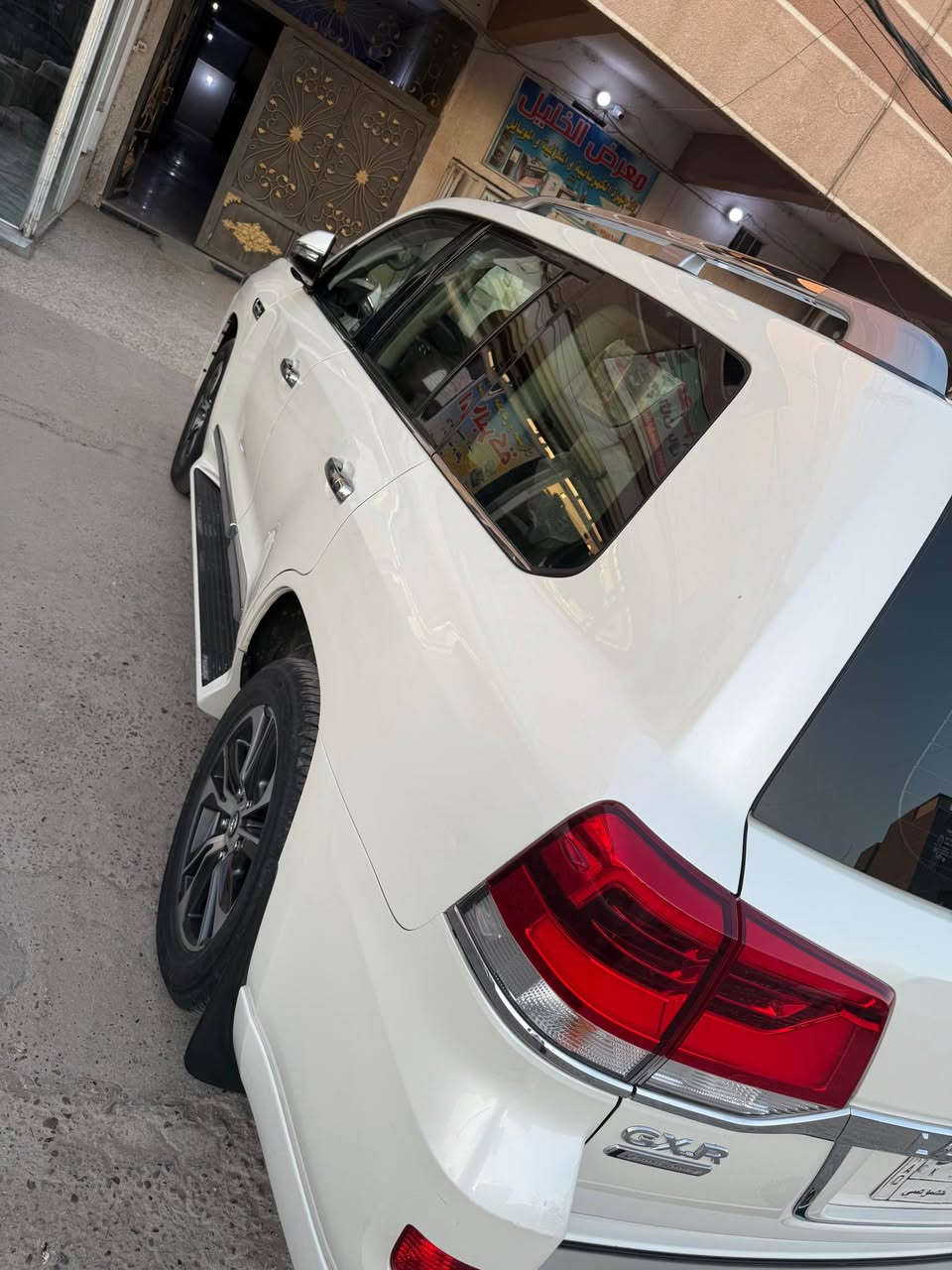 #مكلف_بالنشر

#مكلف_بالنشر
السلام عليكم للبيع تويوتا لاندكروز 2020 
رقم بغداد 
گراند تورنيك باب اول 
محرك V6 تنفس طبيعي 4000 
السيارة نظيفة جداً 
‏سيارة ماشي 118 الف حقيقي 
‏كفالة عامة من صبغ وضربة شرط كفالة العامة من كل شيء 

‏المواصفات ‫1/1
‏فتحة 3 شاشات
‏كاميرا كشنات اثنين كهرباء 
‏كرسي تحكم 3 وضعيات  
‏السيارة جديدة بوضع الشركة 
‏كشنات جلد طبيعي بيجي 
‏تشغيل عن بعد أصلي

5 بصمات جنطة كهرباء 
مري شفط+قلاب 
‏إشارة بالمري 
‏8ايرباك 
‏تحكم لايت يصعد وينزل 
زراك لايت 
‏وباقي المواصفات المعروفة
الصيانة الدورية في شركة ساز 

للاستفسار الاتصال 👇 
‏للاستفسار ***********

مكان السيارة بغداد الدورة بغداد, العراق
