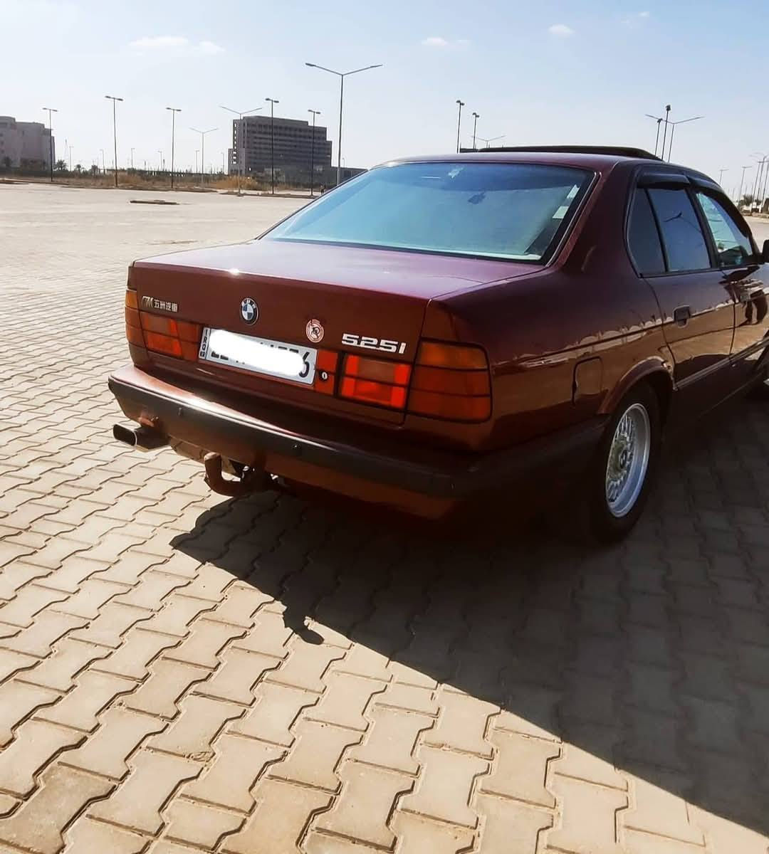 السلام عليكم
BMW E34  525  
 موديل 1994 مكينه مسكر فانوس  سياره جاهزه وبلاديه بدون صبغ ماعدا قماره اثر جراد رقم اربيل دولي تبريد شغال كهربائيات كله بلاديه  سعر 105 وبيه مجال  العنوان البصرة الهارثه
 للأستفسار :***********
