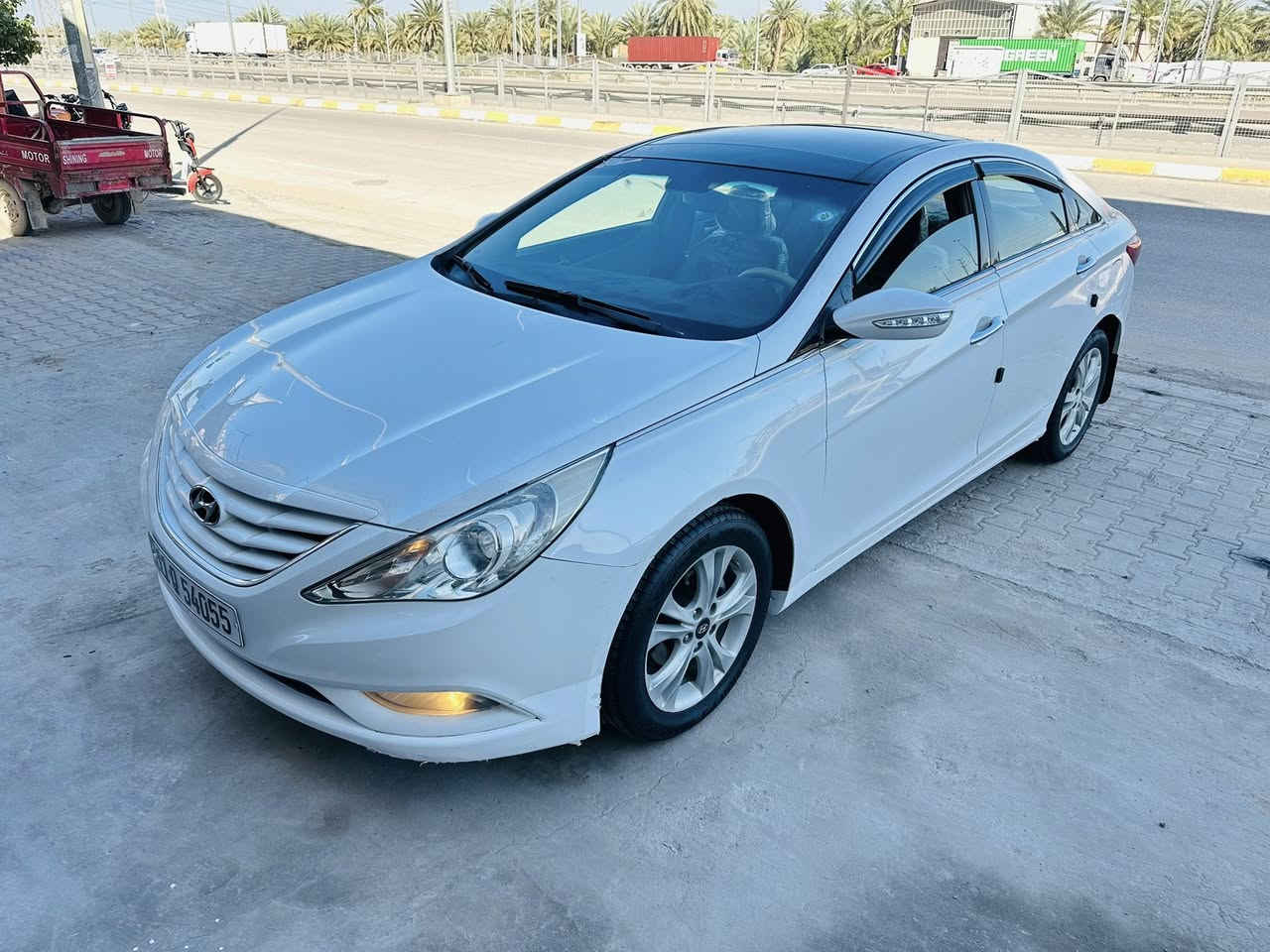 سوناتا 2011 خليجي سياره كفاله عامه
بيها فقط يم الرقم الخلفي صبغ قليل 
مكينه 2400 دوش
تبريد قطعتين
بانوراما 
شفتات سترين +تحكم
حساسات خلفيه
رقم بغداد بأسمي سنويه لل2030 سياره جديده وجاهزه من كلشي السعر 125 
***********
