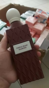 مستحضرات تجميل • معلومات ناقصة