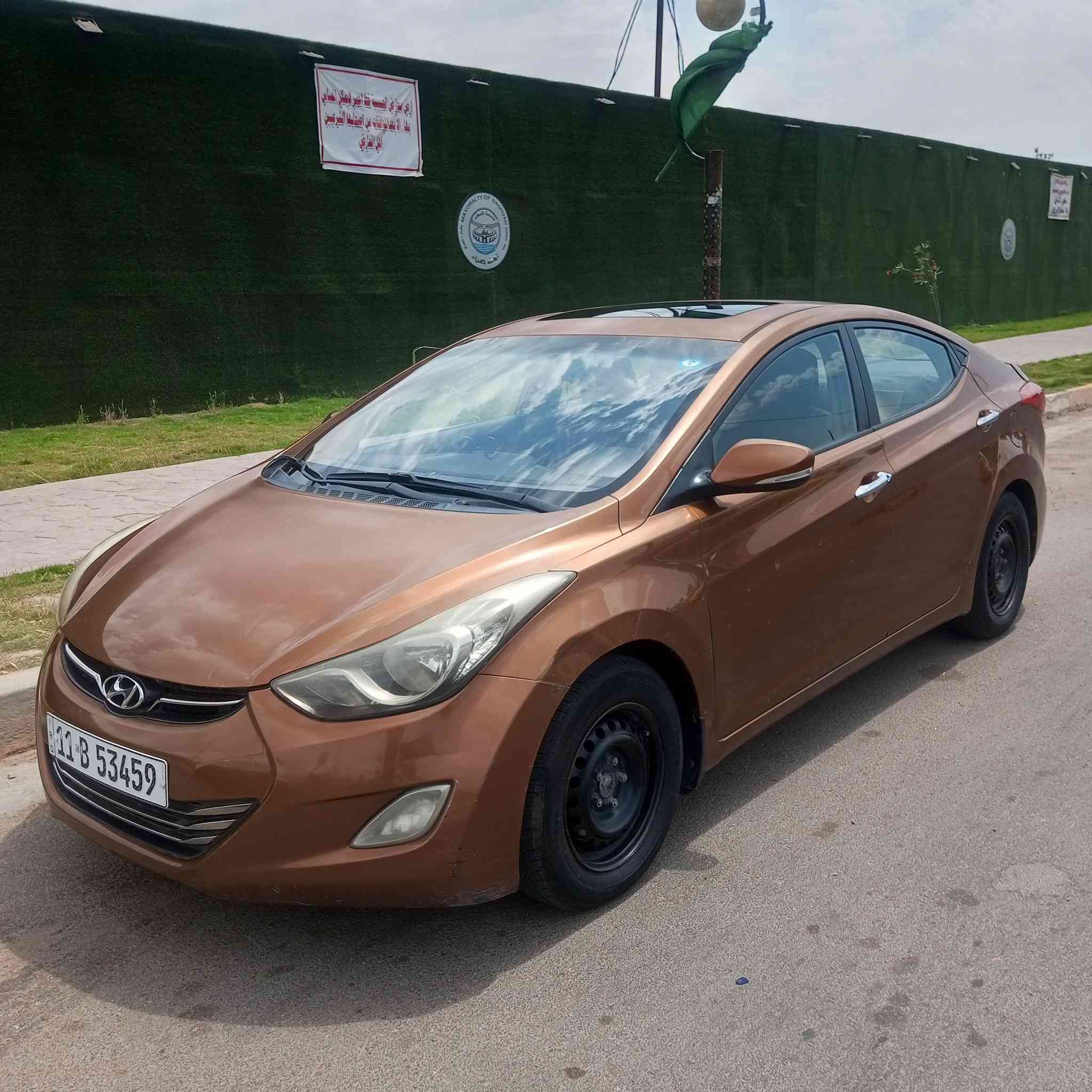 السلام عليكم 
النترا موديل 2012 وارد خليجي 
Gls
1800cc
كير ومحرك مكفول لا تبخير ولا تنقيص 
تدفئه تبريد ثلج 🥶
صدر أمامي جديد عام+ دبلات 
تخم تاير ياباني جديد 
نقصها فقط صدر خلفي ما عدا الدبلات 
لون مميز جوزي غير محدد 
لا صبغ ولا معجون ولا بارد 
اني المالك الثاني من استلام الشركه 
السياره استخدام شخصي مال بيت 
سعرها 105 وبيها مجال
موقعها بغداد الشعب 
***********
***********
موجود فيس واتساب رصيد بكل وقت 
مع تحياتي
