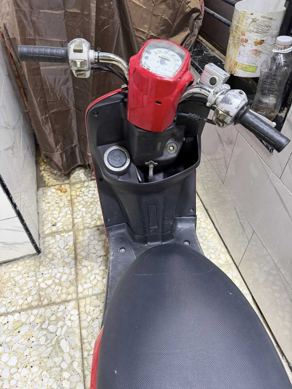 سلام عليكم بوليس رمبه نزلتها ع ايدي سلف هندر كهربائيات كولها شغاله دراجه مامفتوحه ابلادي سعرها 950 وبيها مجال مكاني الشعب رقم الهاتف ***********
